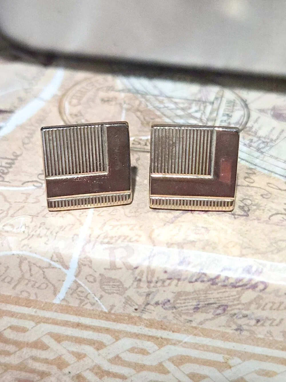 1980's Modern Retro Vintage Goldtone Ribbed Square Textured Cufflinks Men Vintag